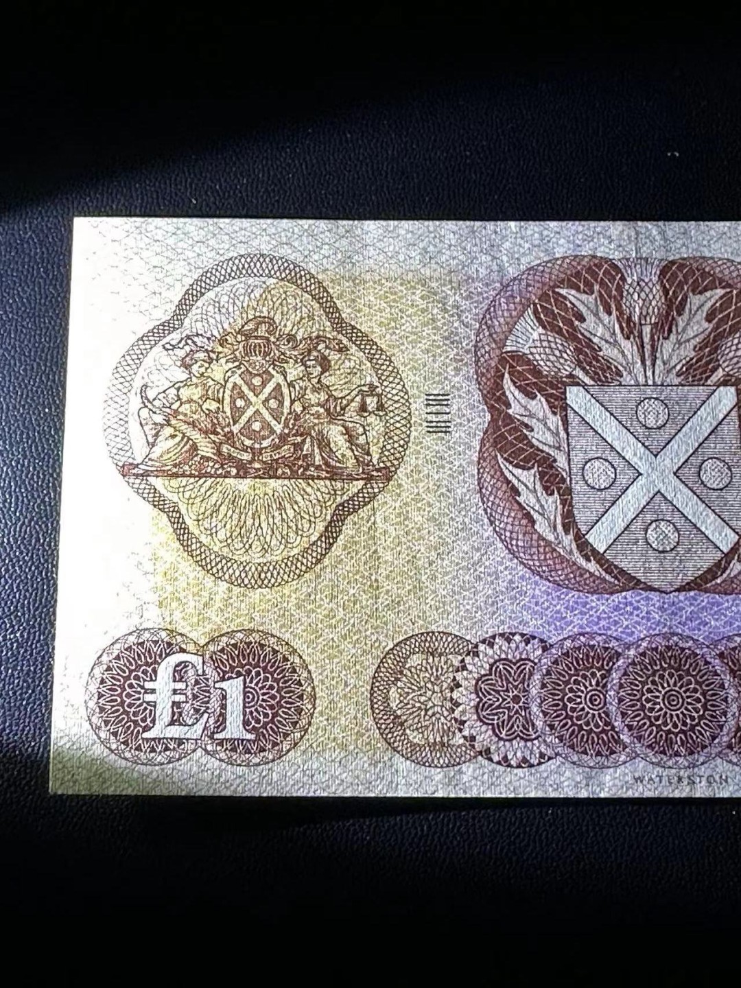 《外钞收藏家》第二百四十四期 连拍场二 1968年苏格兰1镑 A/1冠无47尾8 UNC-