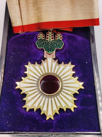 全场0元起拍 第33期 咸鱼国勋章拍卖专场 2月26日（周日）下午6：00开始 - 明治时期日本三等旭日章 纯银带盒