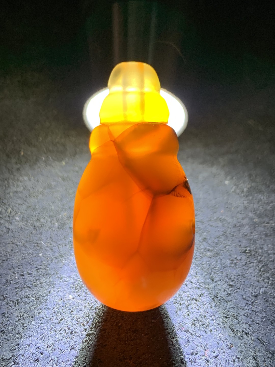 精美龟裂纹九眼页岩一体佛头三通一颗！