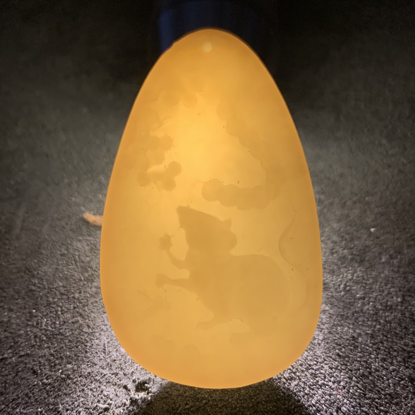 精美和田玉雕刻招财鼠牌子一个，