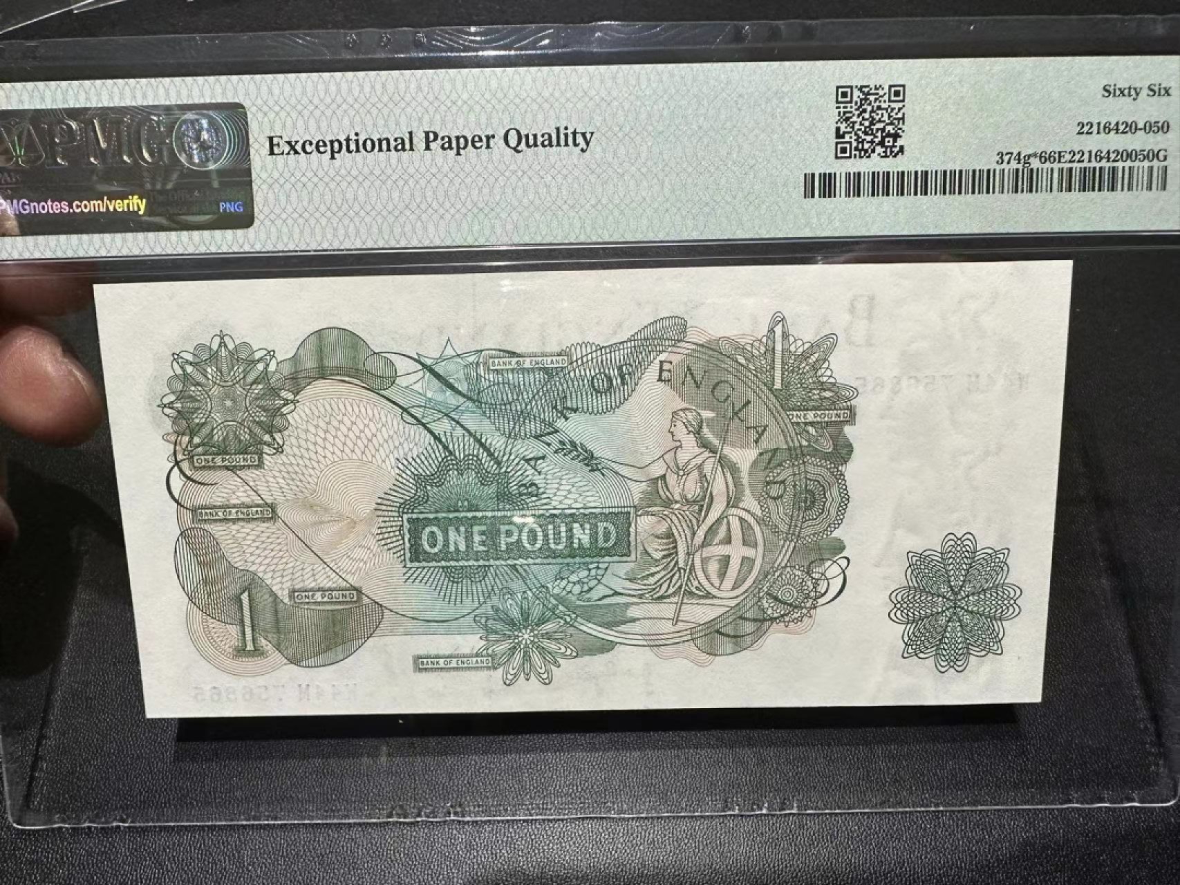 《外钞收藏家》第二百四十四期 连拍场二 1970-77年英国C序列1镑 PMG66 补号