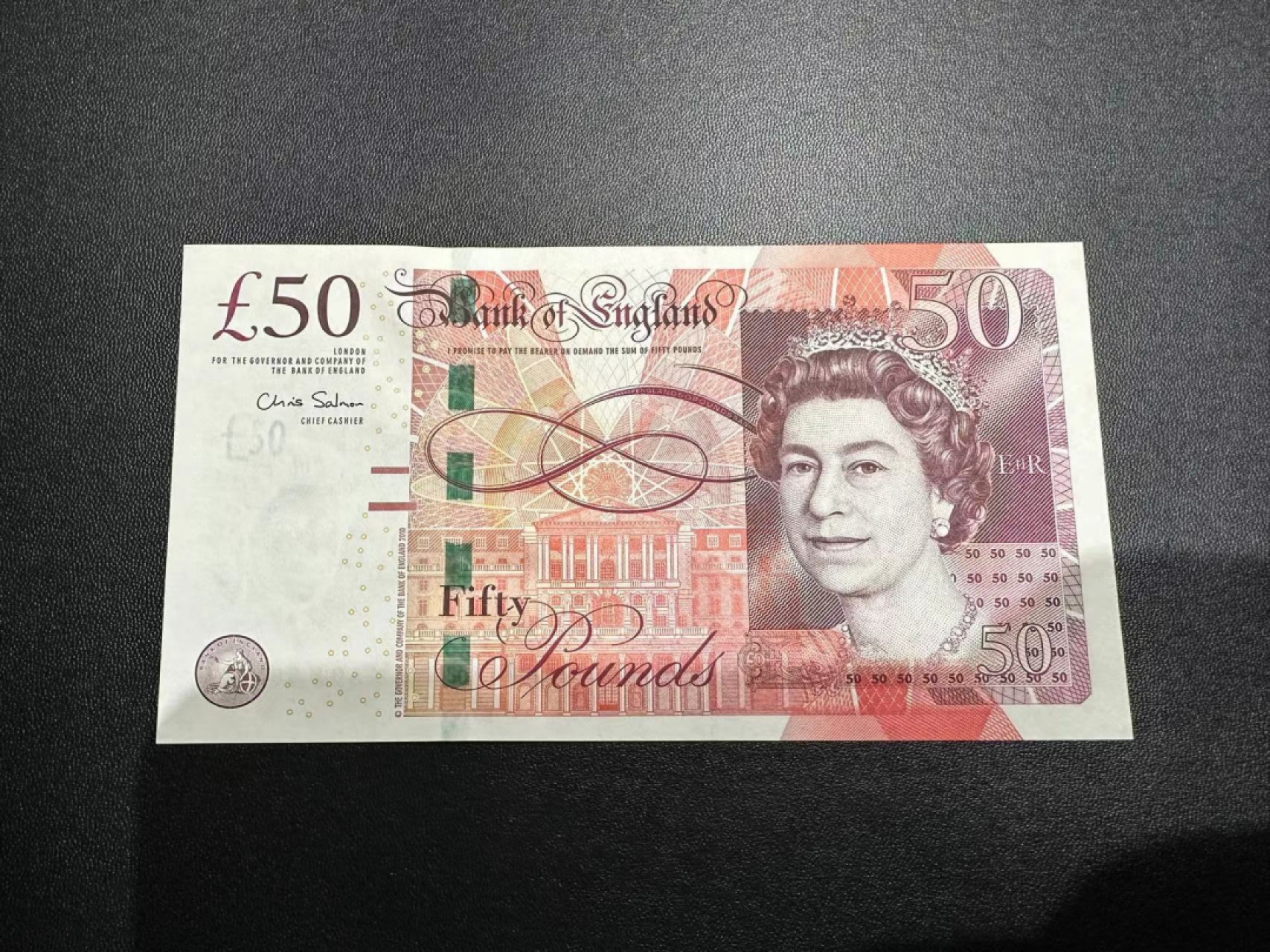 《外钞收藏家》第二百四十四期 连拍场二 英国F序列50镑 AA01首发冠 尾8