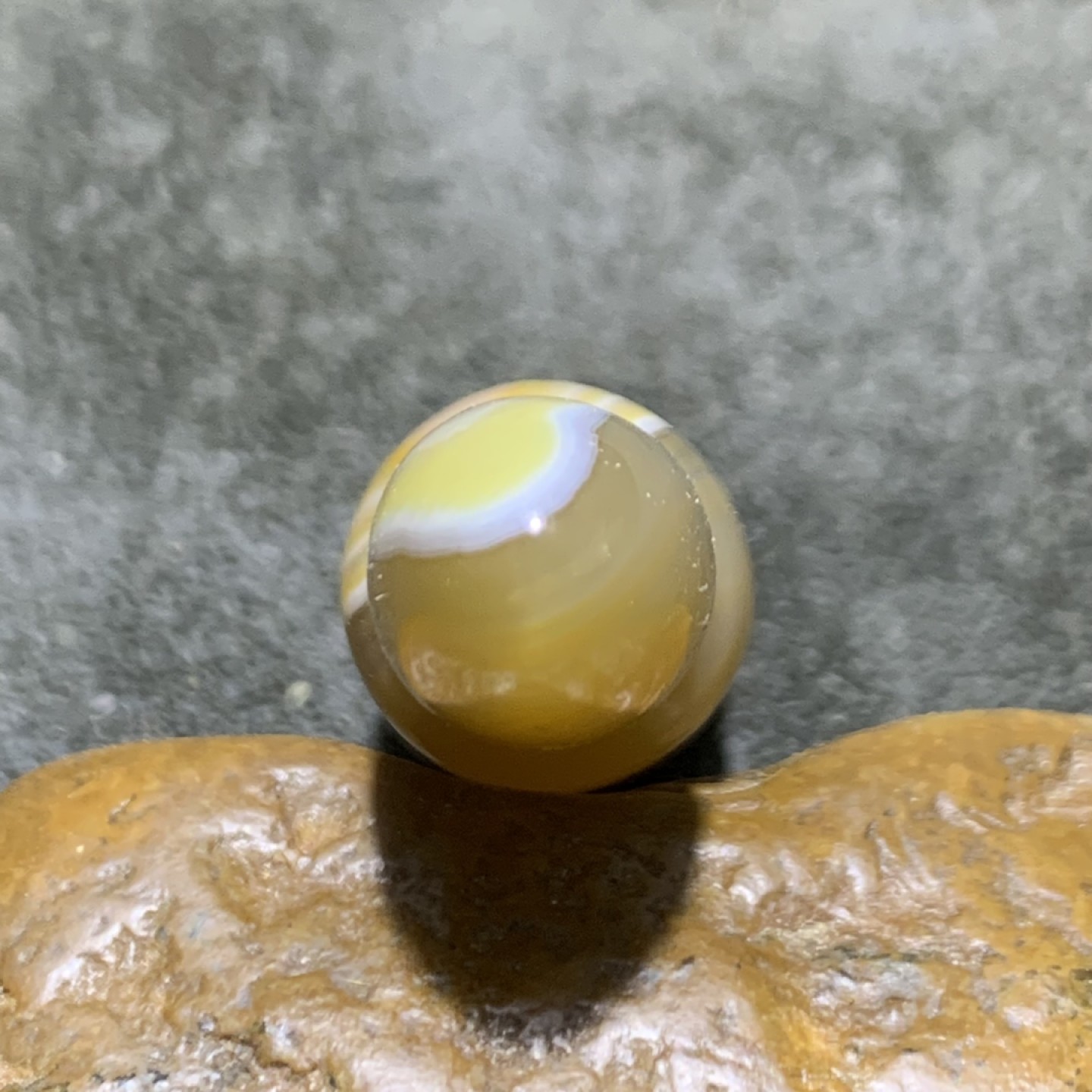 精美缠丝玛瑙雕刻弹头大吊坠一个