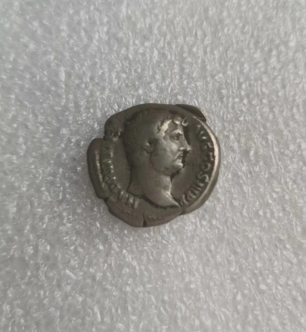 瓶子🏺第80期拍卖会 古罗马帝国五贤帝哈德良背丰收女神第纳尔银币18毫米3.21克