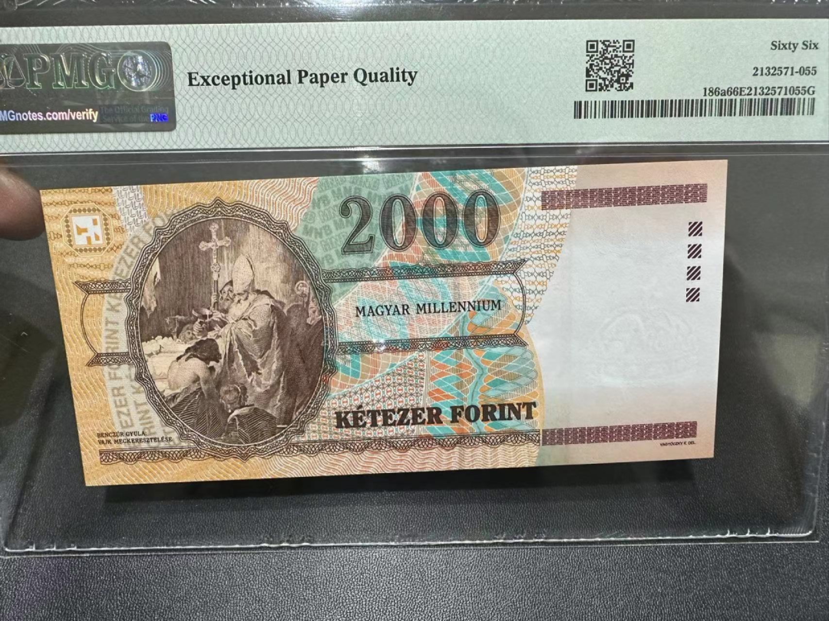 《外钞收藏家》第二百四十四期 连拍场二 2000年匈牙利2000福林 纪念钞 PMG66 无47尾8