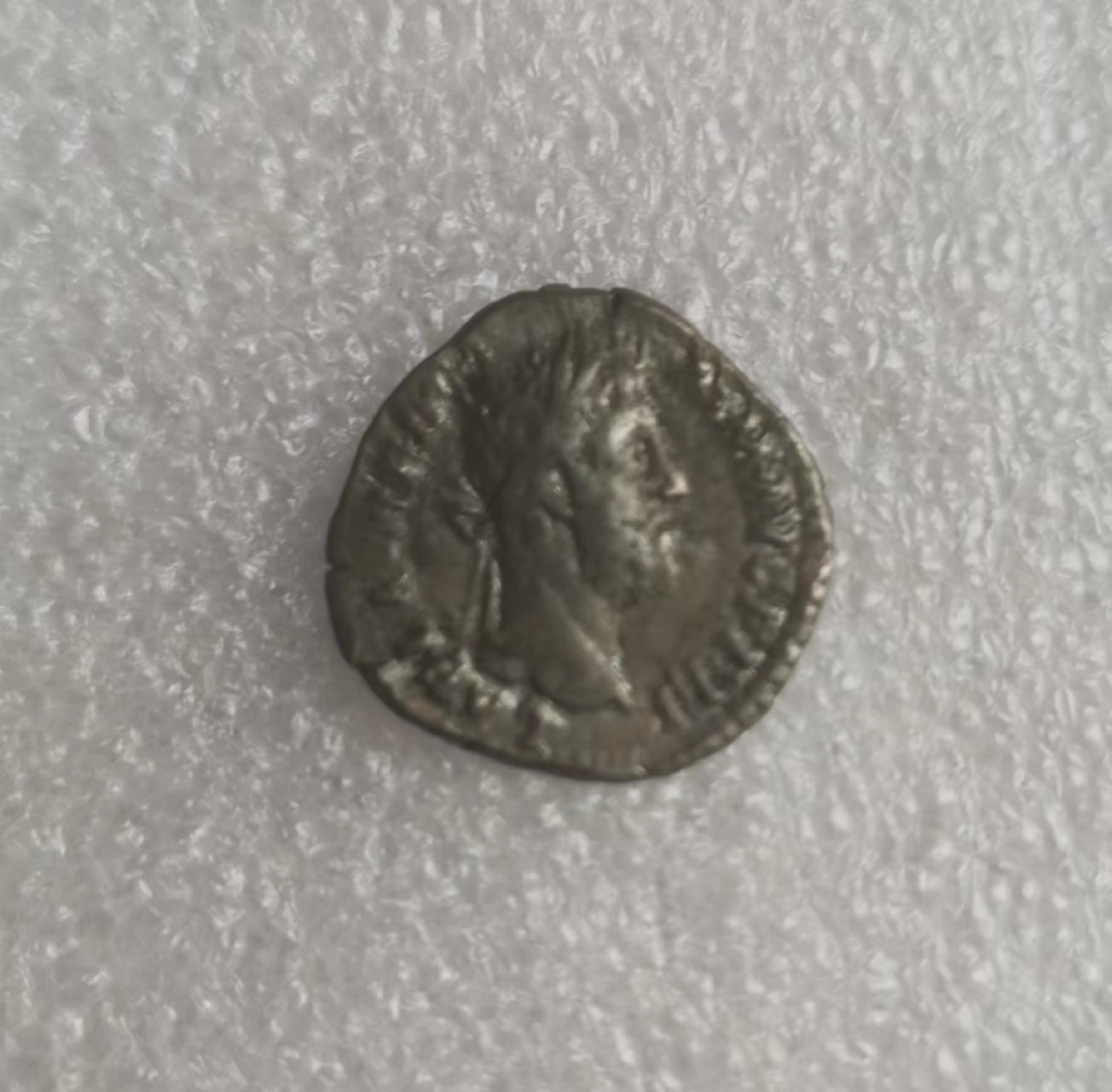 瓶子🏺第80期拍卖会 古罗马帝国康茂德背胜利女神第纳尔银币18毫米2.25克