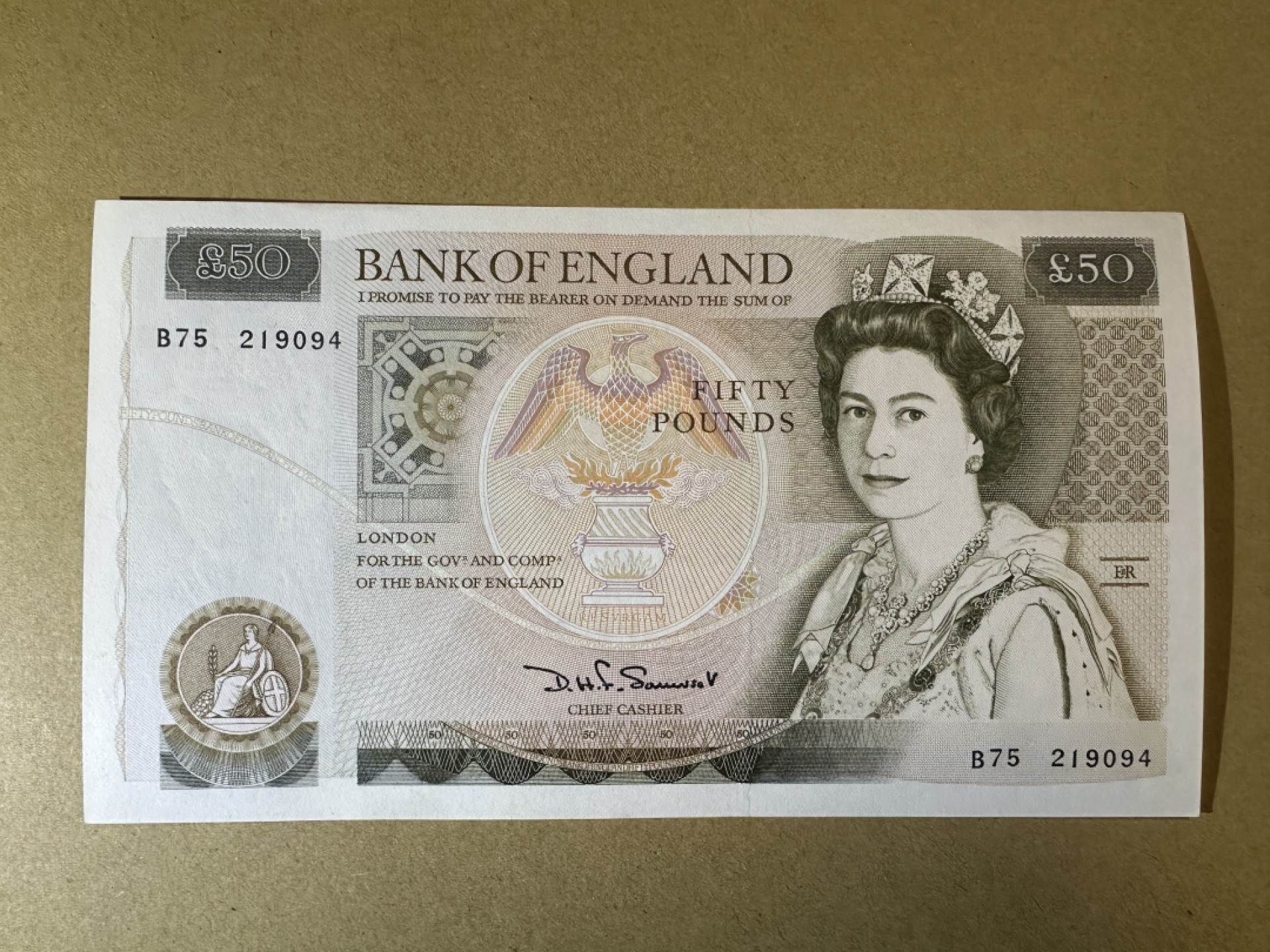 《张总收藏》91期——外币精品百拍 英格兰50镑 UNC D序列 签名D.H.F. Somerset P-381a