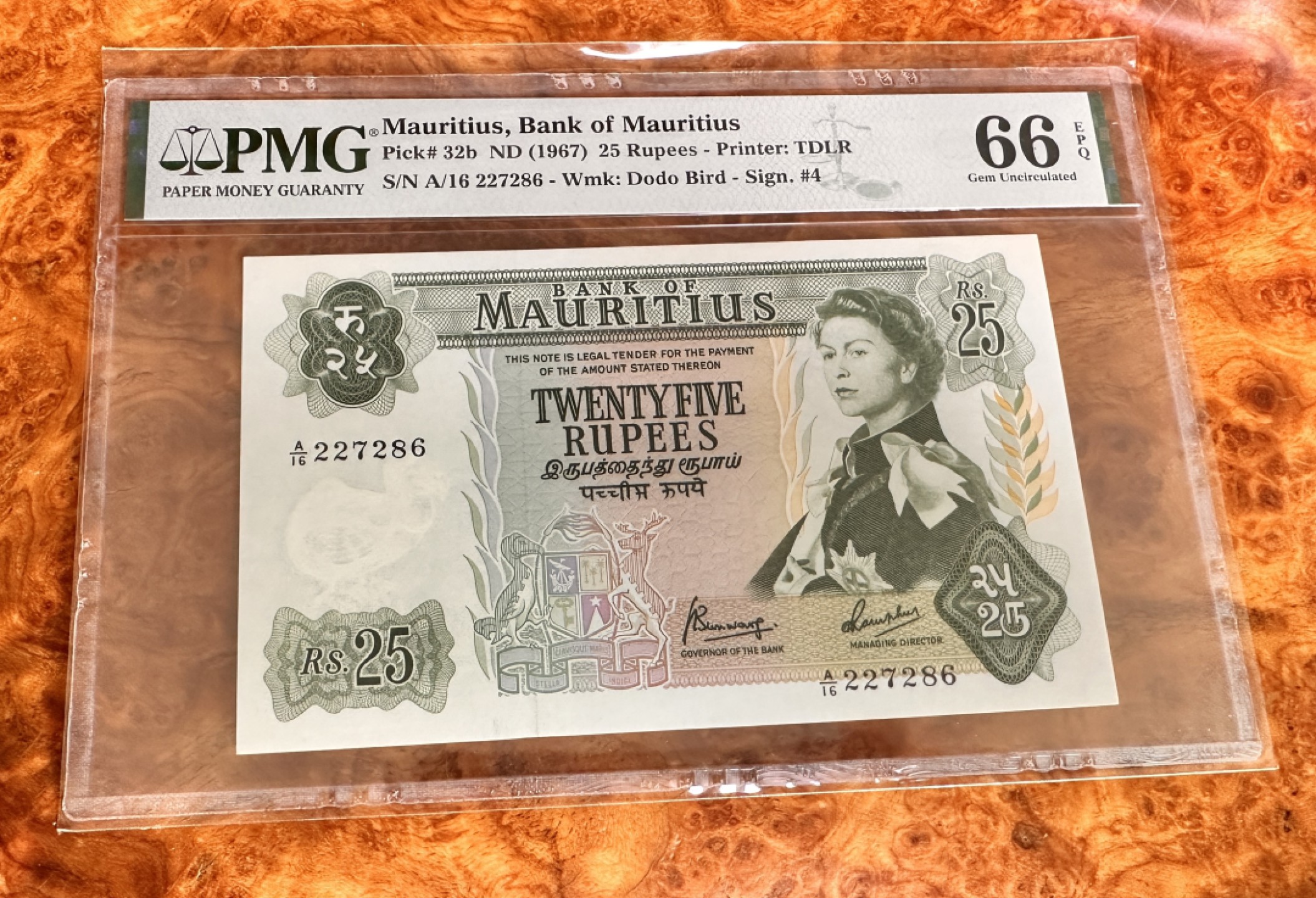 Chase Auction 第18期 - - 外钞、民国钞和人民币混合场！ 1967年毛里求斯25卢比，PMG66，戎装女王！