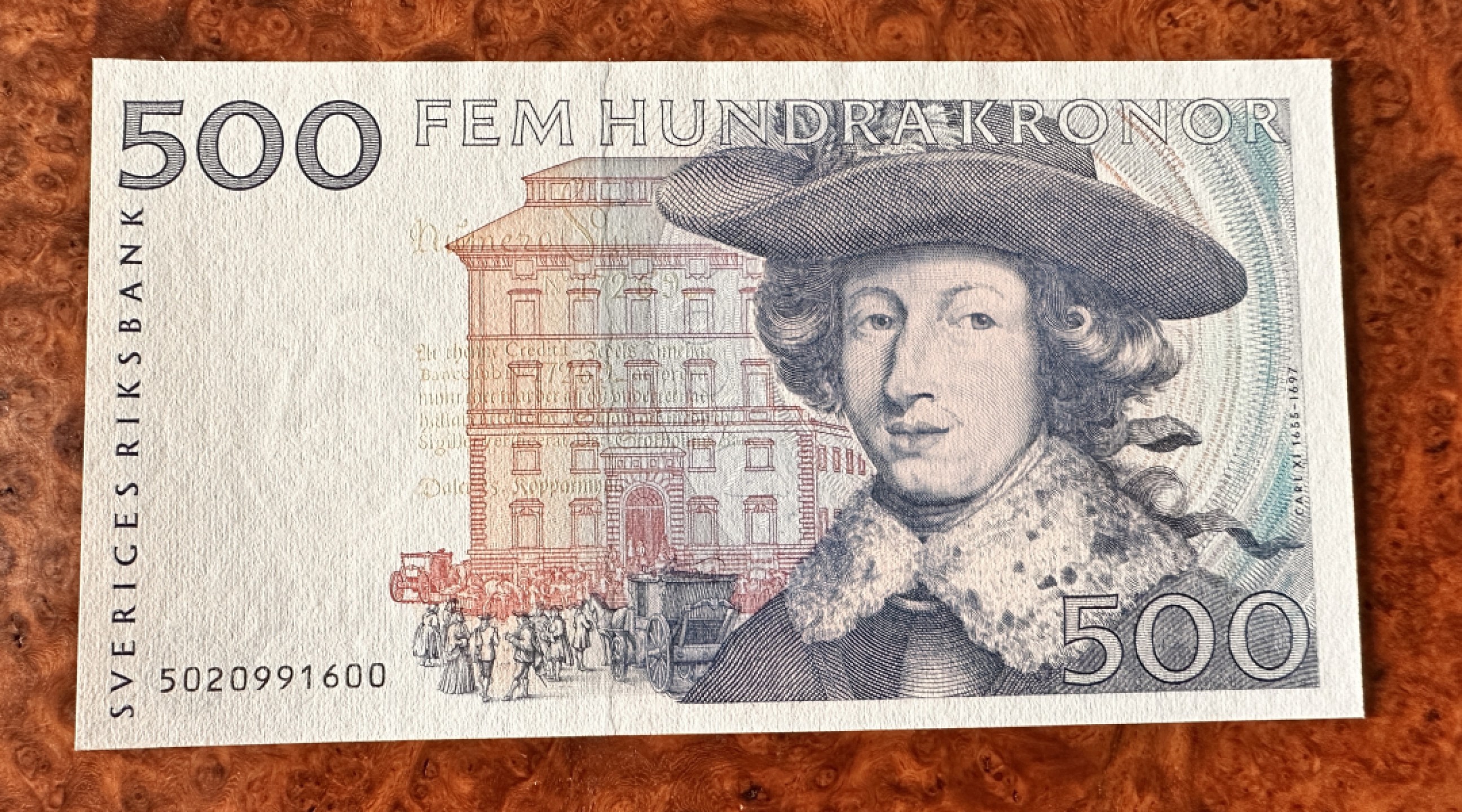 Chase Auction 第18期 - - 外钞、民国钞和人民币混合场！ 瑞典500克朗，蓝卡尔一张，品相如图，UNC-！