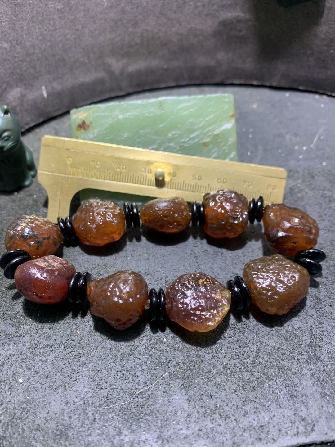 放一条福利！精美天然戈壁酒红色玛瑙原石手串一条，