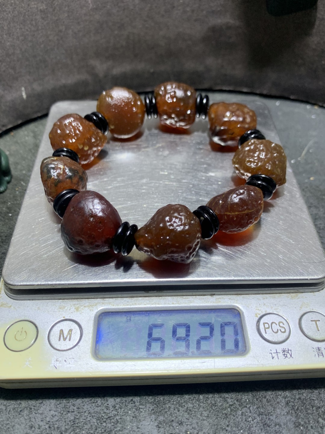 放一条福利！精美天然戈壁酒红色玛瑙原石手串一条，