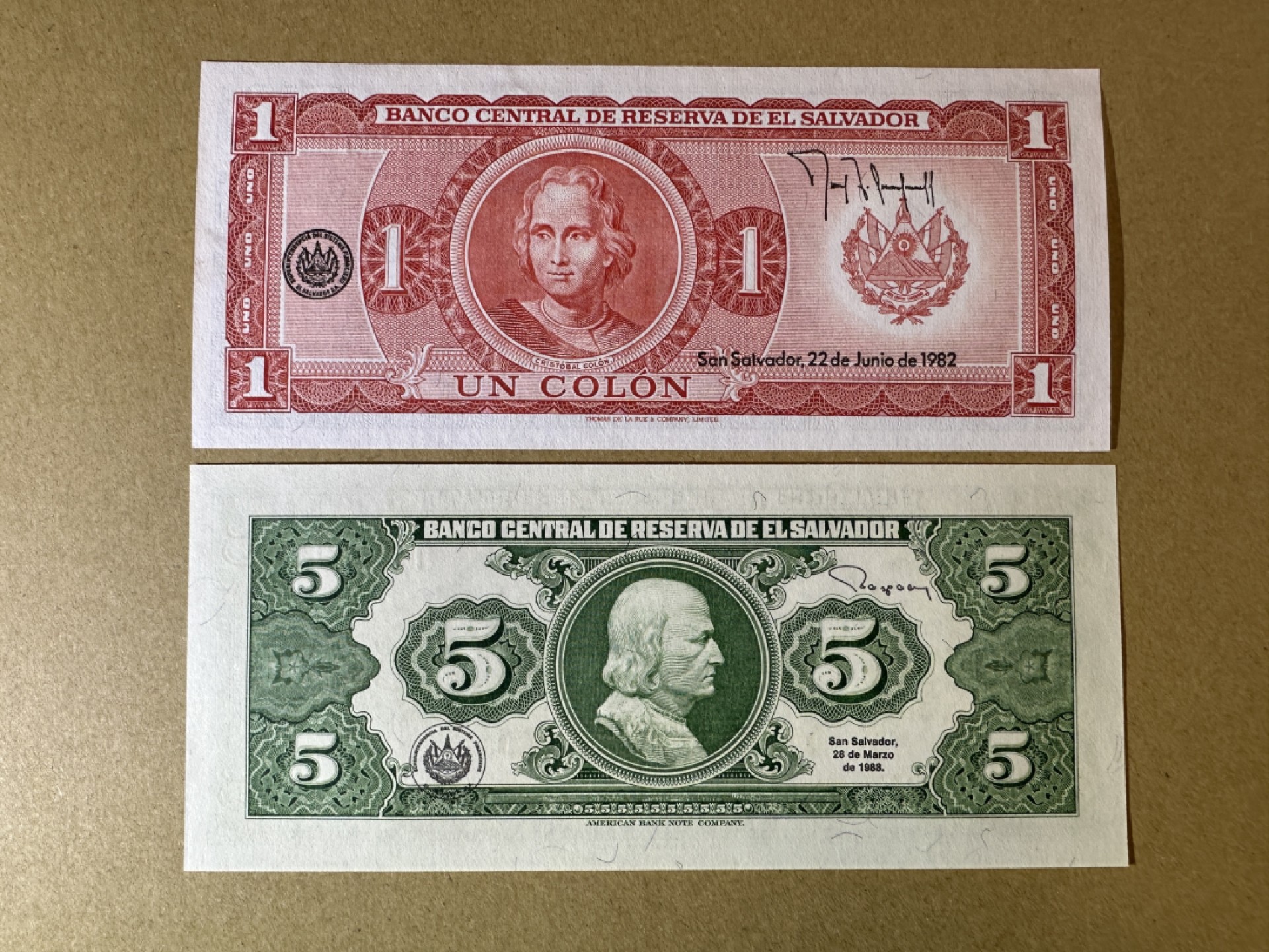 《张总收藏》91期——外币精品百拍 萨尔瓦多1、5元2张 UNC 1982年版
