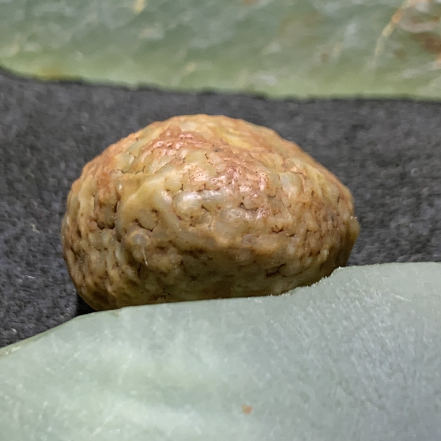 精美阿拉善筋脉石原石一颗