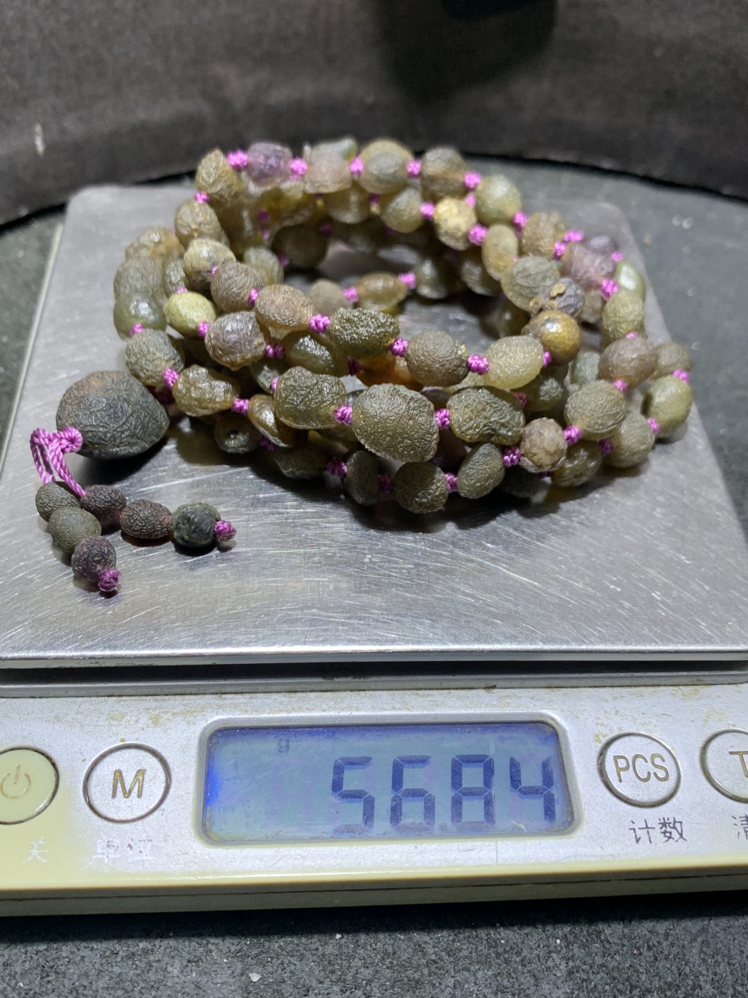 戈壁紫罗兰葡萄干筋脉原石108项链一条！