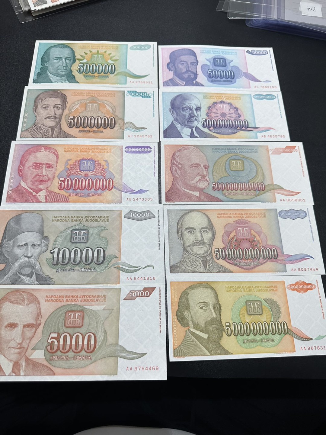 《外钞收藏家》第二百四十三期（南斯拉夫、塞尔维亚、马其顿专场） 南斯拉夫1993年改值版10枚全套，5000/1W/5W/50W/500W/5000W/5亿、50亿、500亿、5000亿第纳尔 全新 500万、50亿、5000亿边上有轻微潮 ，5000亿有一道压痕