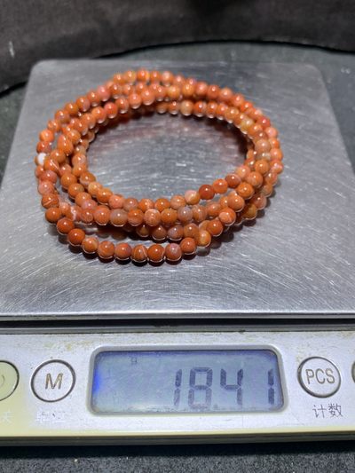 川料南红玛瑙多圈手串一条， 川料南红玛瑙多圈手串一条，