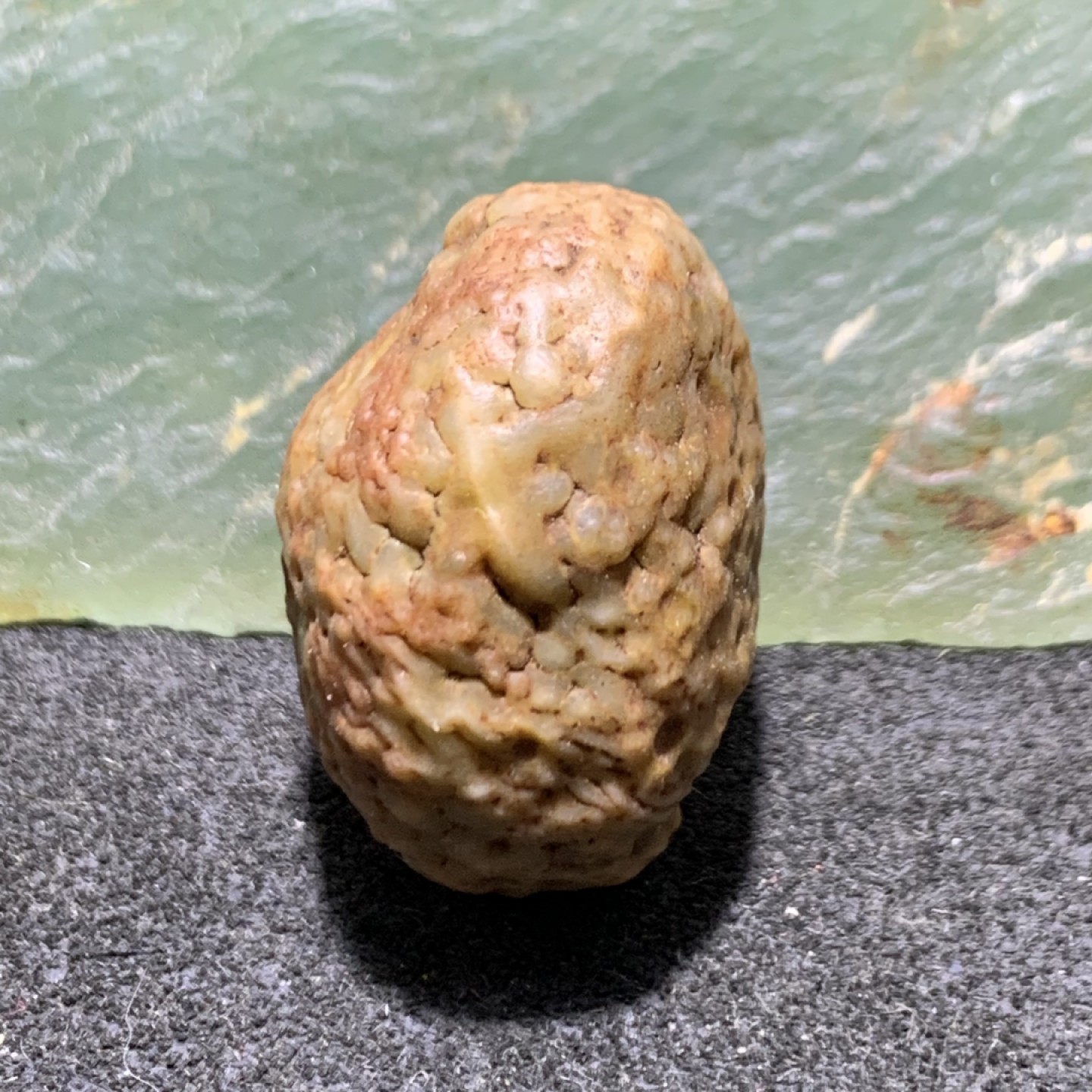 精美阿拉善筋脉石原石一颗