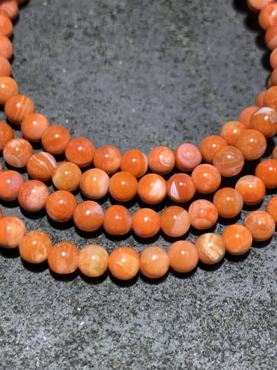 川料南红玛瑙多圈手串一条， 川料南红玛瑙多圈手串一条，