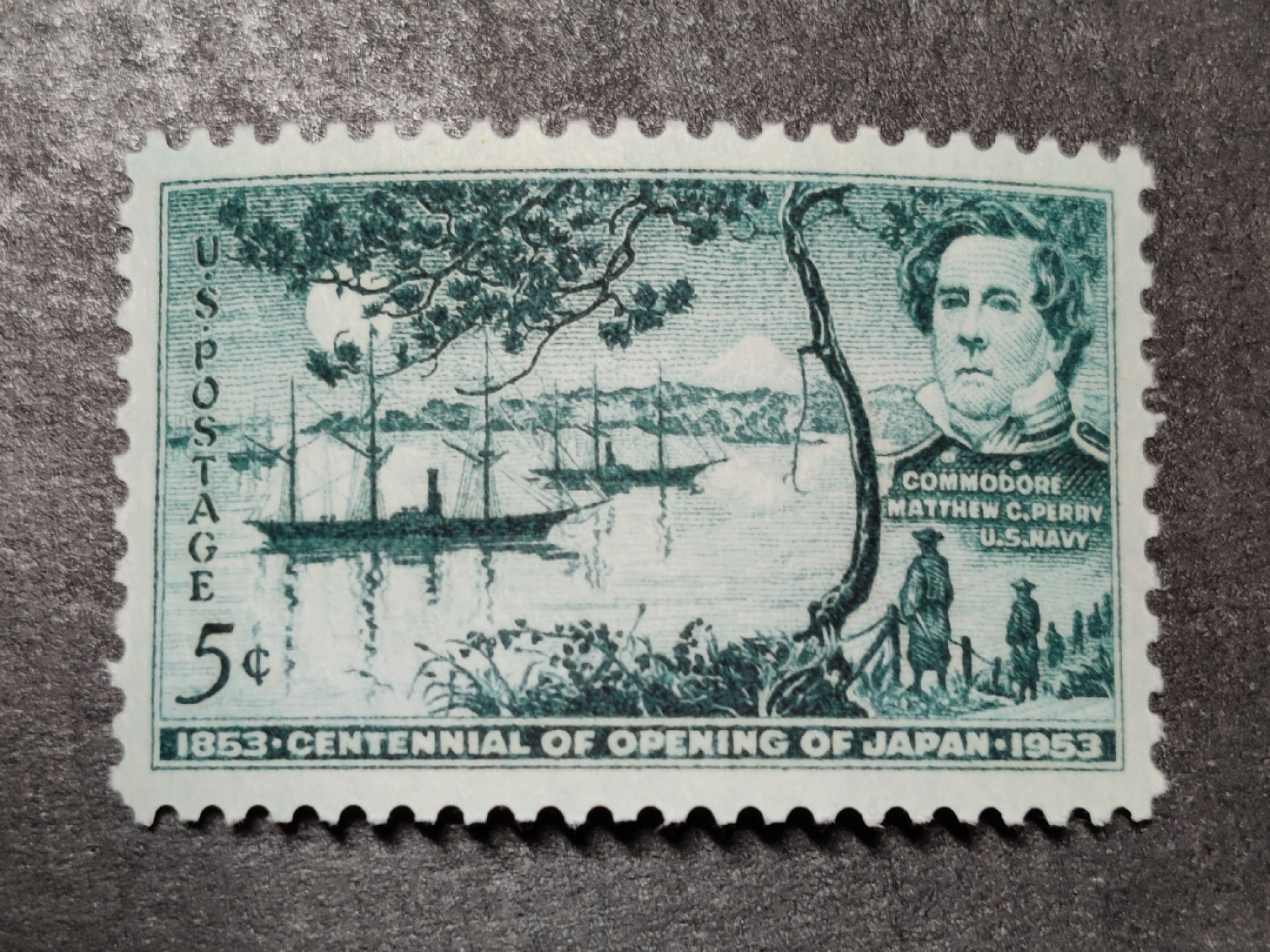 洪涛臻品批发群  精选邮票限时拍卖第一百八十六期 美国1953年 打开日本国门100周年/富士山 帆船/美国海军将领 1全新. 精美雕刻版,清晰的早期特有的格栅背胶,原胶润亮相当漂亮！