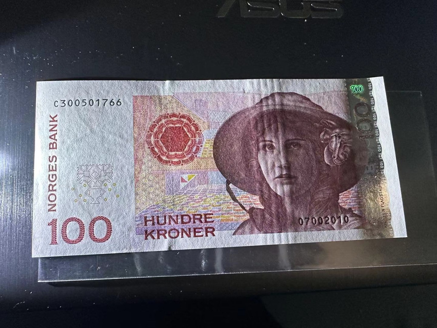 《外钞收藏家》第二百四十四期 连拍场二 2010年挪威100克朗 全新UNC