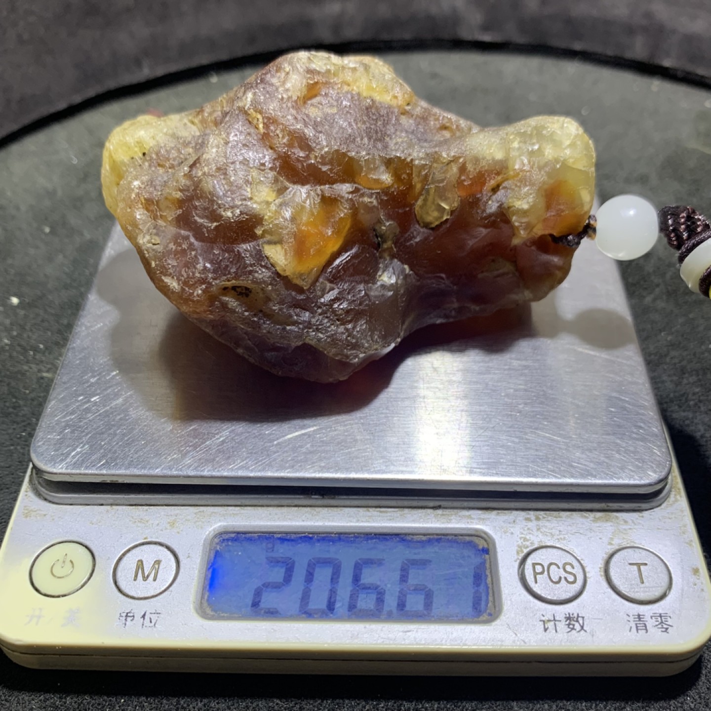精美精美北红玛瑙原石把件一个