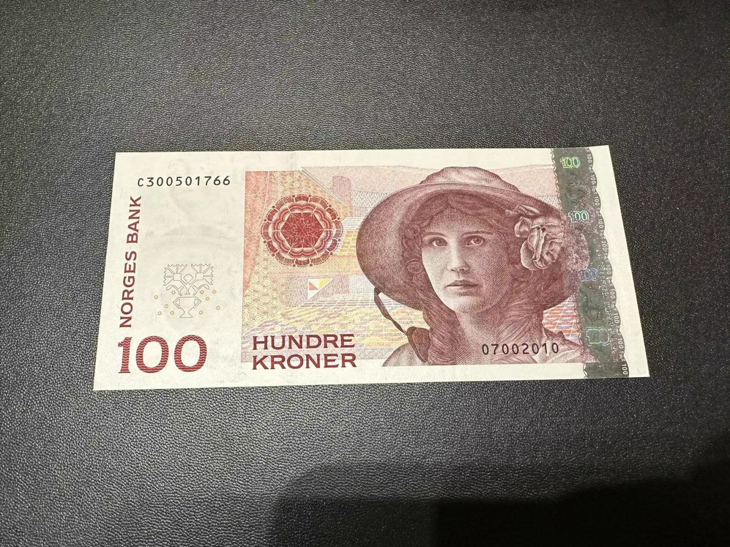 《外钞收藏家》第二百四十四期 连拍场二 2010年挪威100克朗 全新UNC