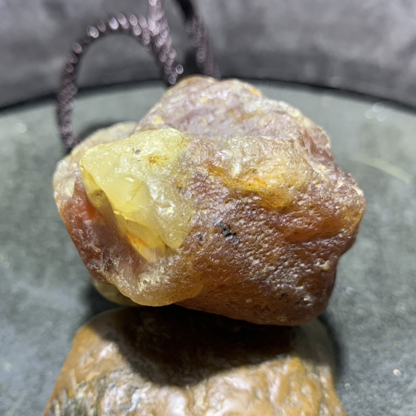 精美精美北红玛瑙原石把件一个