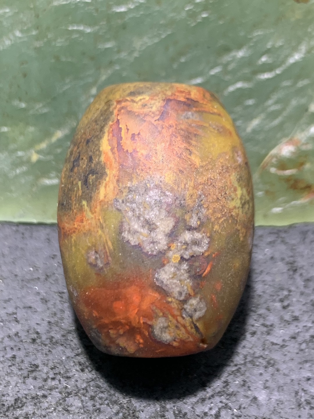 精美草花纹亚光战国红玛瑙手工雕刻悟字珠一个，