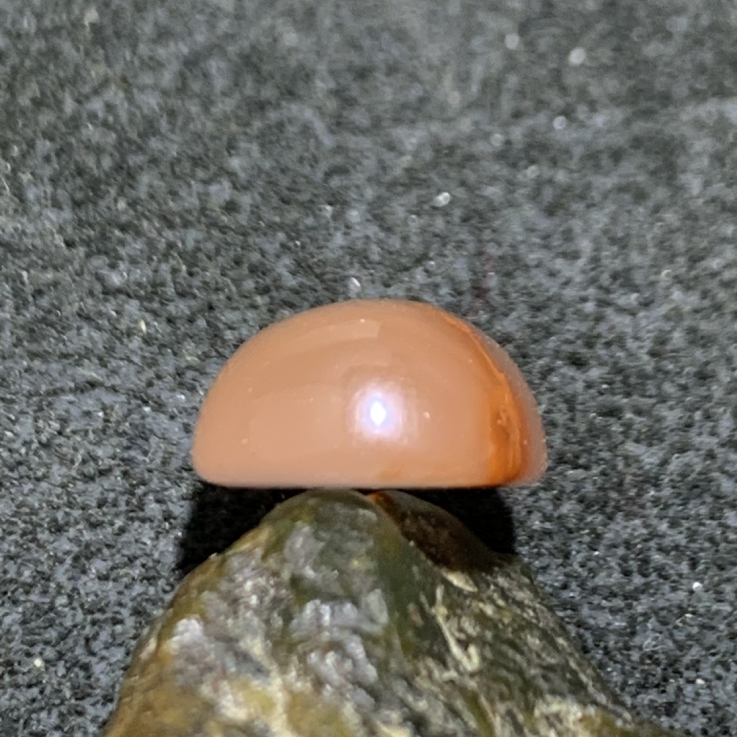 精美南红玛瑙荔枝冻飘红戒面一个