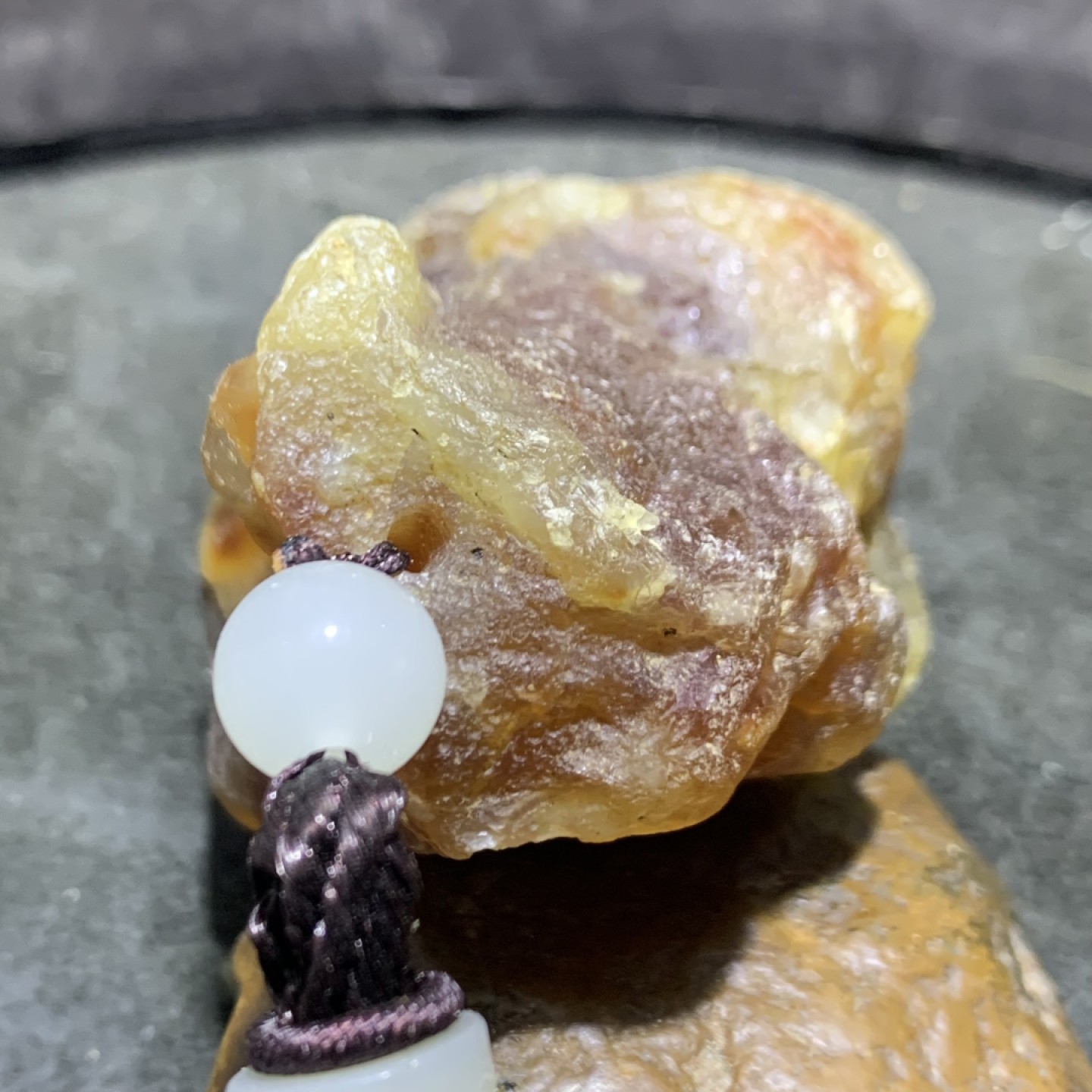 精美精美北红玛瑙原石把件一个