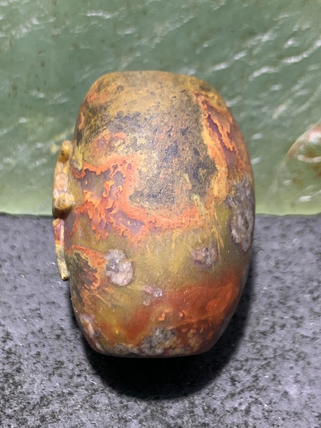 精美草花纹亚光战国红玛瑙手工雕刻悟字珠一个，