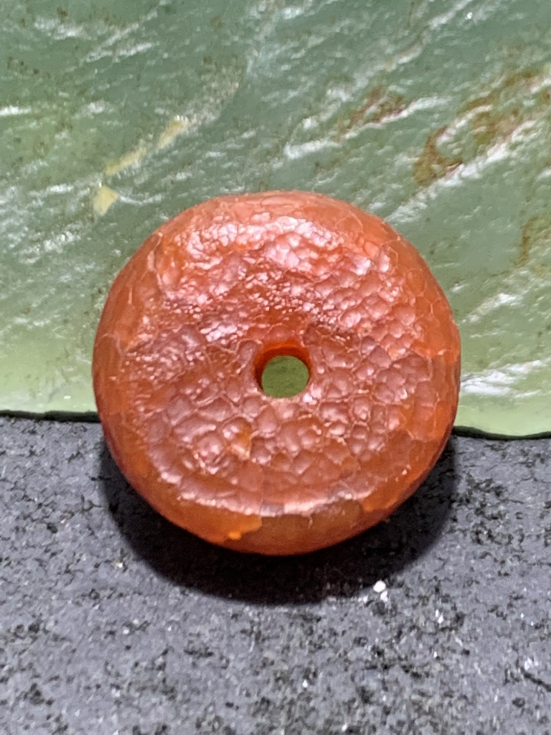 放福利！精美风化纹红龙纹玛瑙墩子一颗