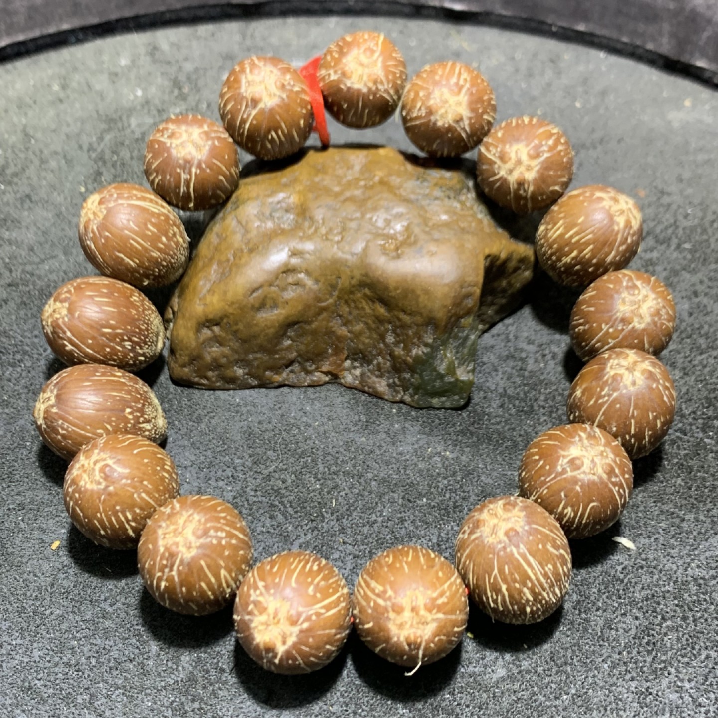 精美大尺寸印尼老树紫金鼠菩提闷墩近圆前鼠后猫一条！