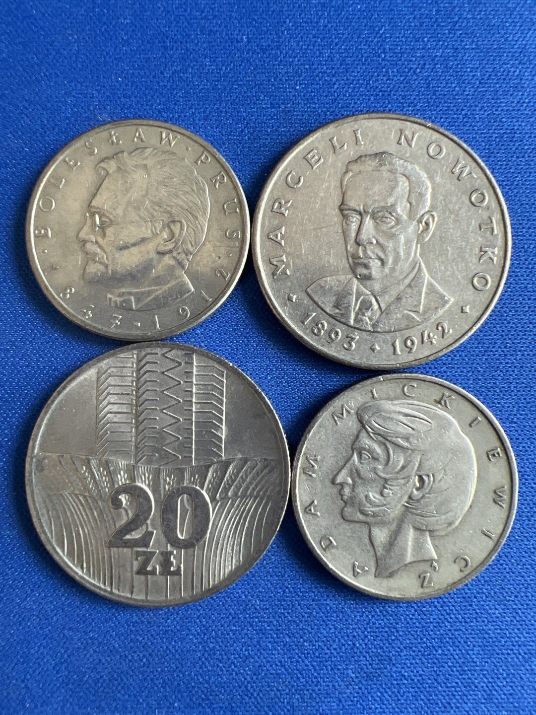 泡泡堂微拍第七十三幕硬币捡漏可累计专场👿👿，零佣金，零押金，累计满二十元包邮，接受代拍业务 波兰一套