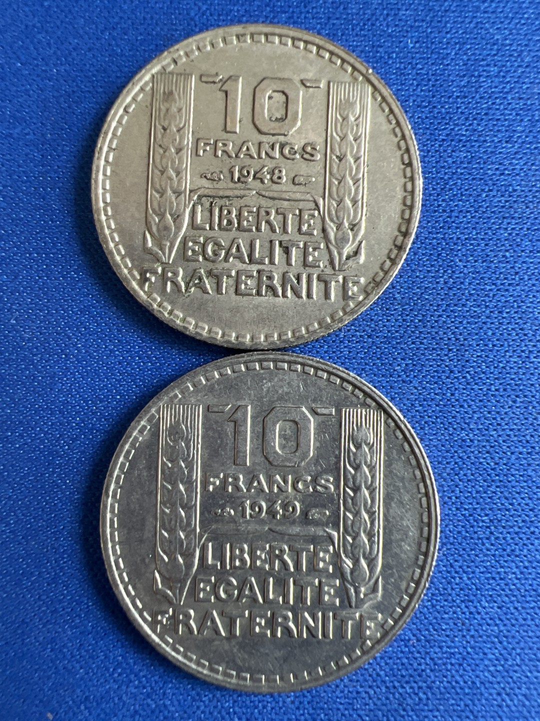 泡泡堂微拍第七十三幕硬币捡漏可累计专场👿👿，零佣金，零押金，累计满二十元包邮，接受代拍业务 法国10法郎一对