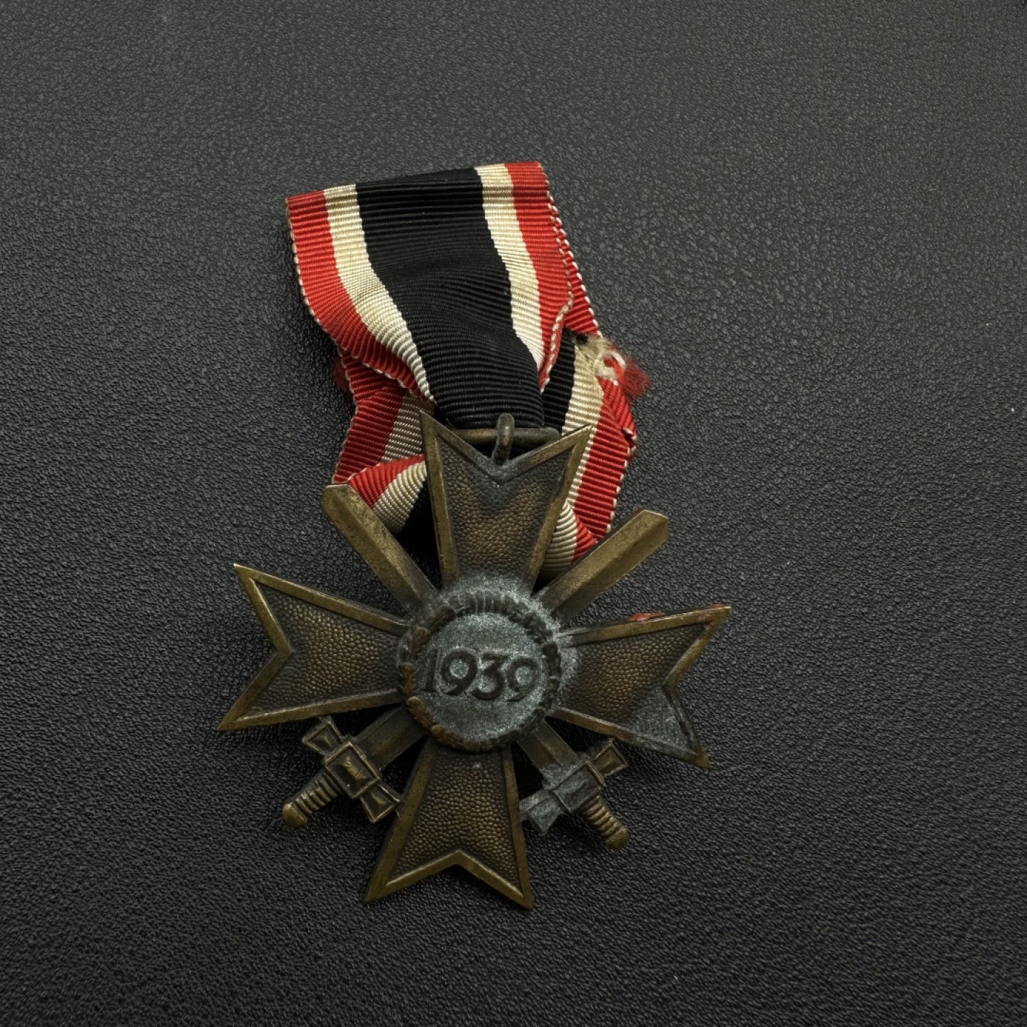 勋章奖章交易所2023年3月4日专拍 德国WWII佩剑战功勋章，铜版