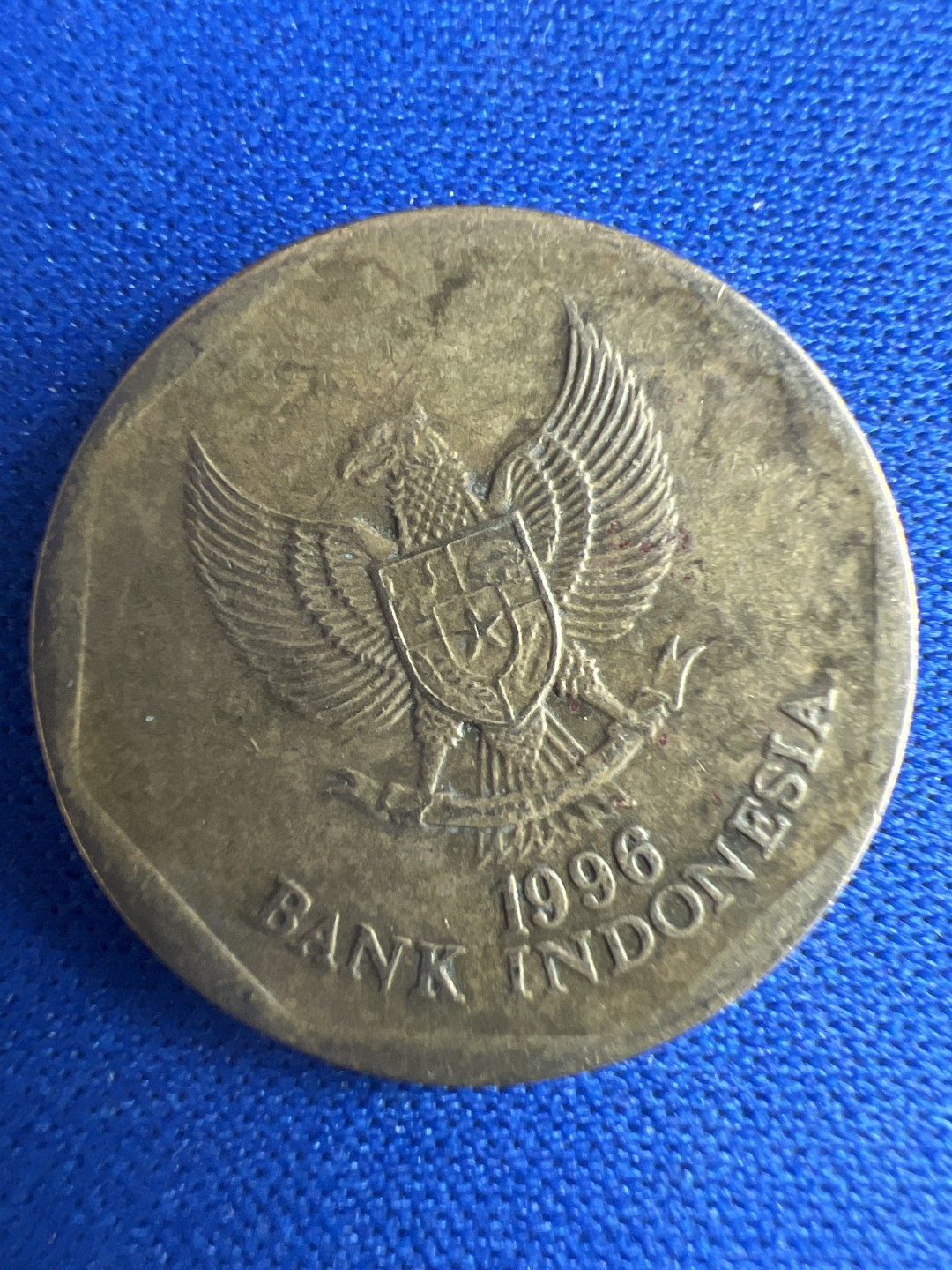 泡泡堂微拍第七十三幕硬币捡漏可累计专场👿👿，零佣金，零押金，累计满二十元包邮，接受代拍业务 印度尼西亚100卢比飞鹰、四牛