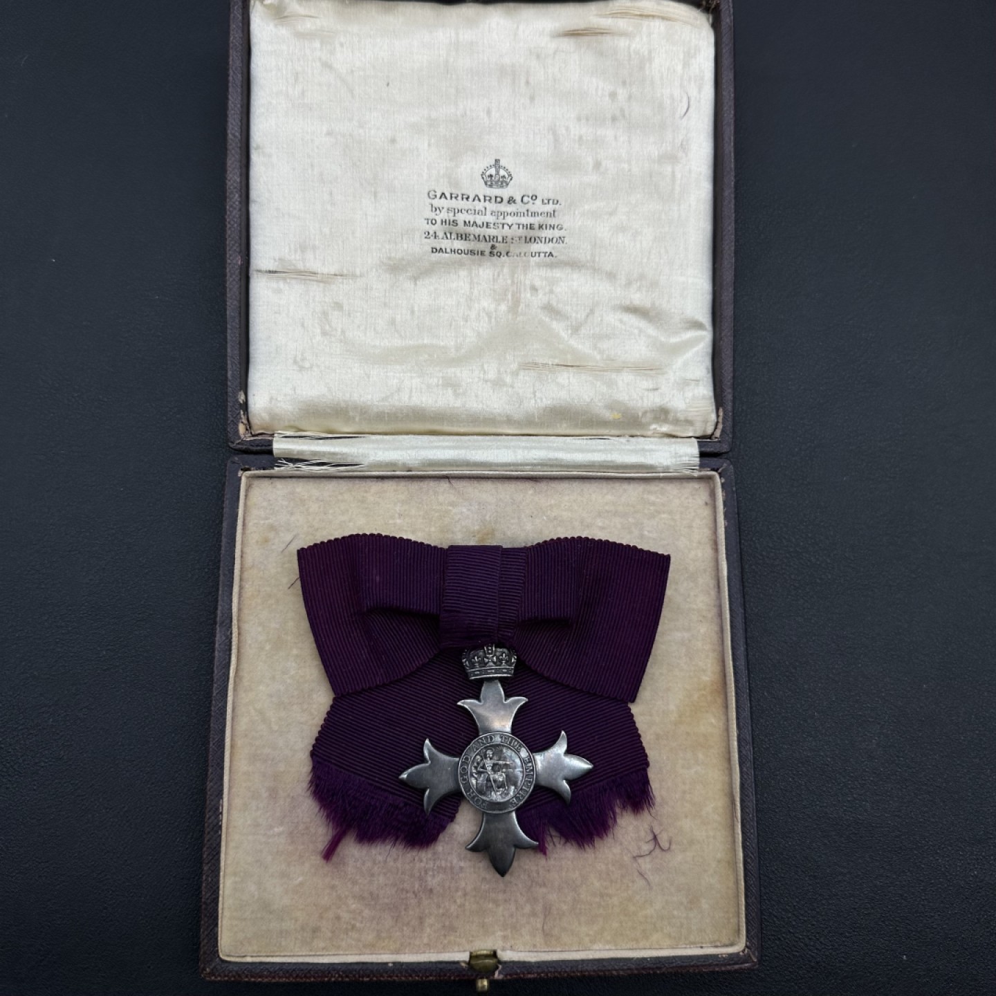 勋章奖章交易所2023年3月4日专拍 成员级大英帝国勋章第一版女版