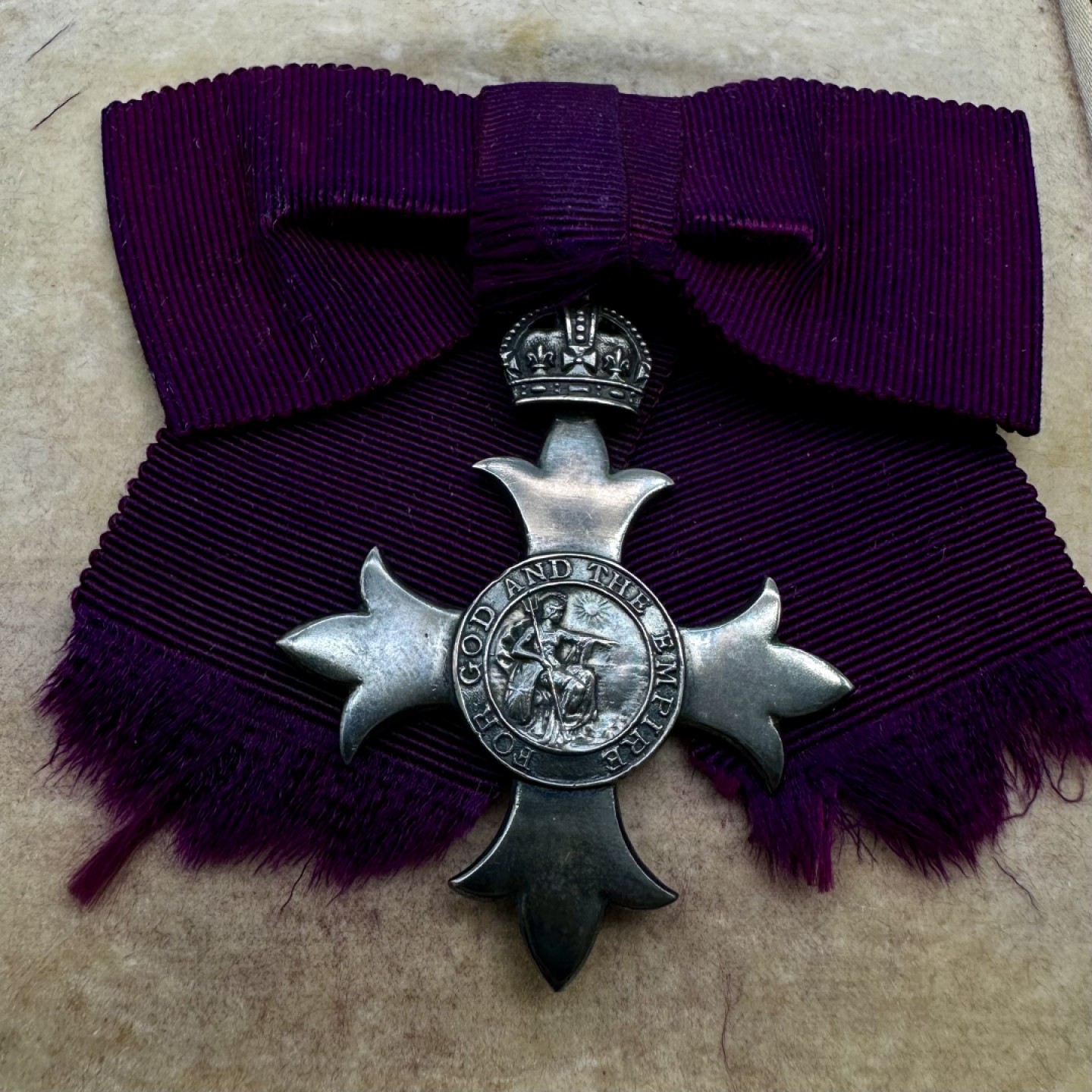 勋章奖章交易所2023年3月4日专拍 成员级大英帝国勋章第一版女版