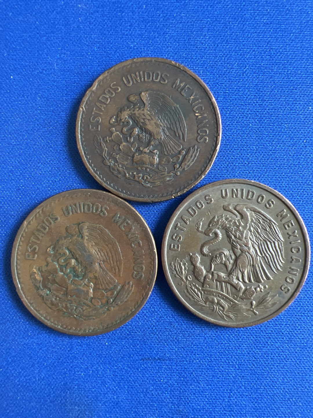 泡泡堂微拍第七十三幕硬币捡漏可累计专场👿👿，零佣金，零押金，累计满二十元包邮，接受代拍业务 墨西哥20分铜币 玛雅金字塔 三枚