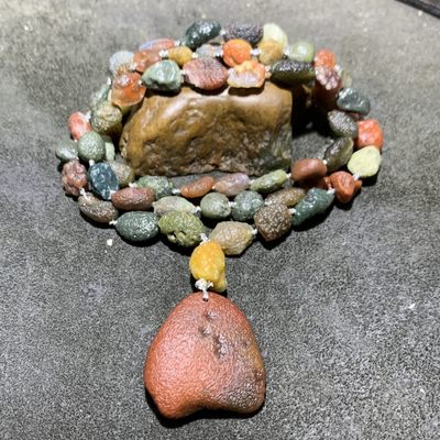 精美新疆黑山筋脉石玛瑙原石项链一条， - 精美新疆黑山筋脉石玛瑙原石项链一条，