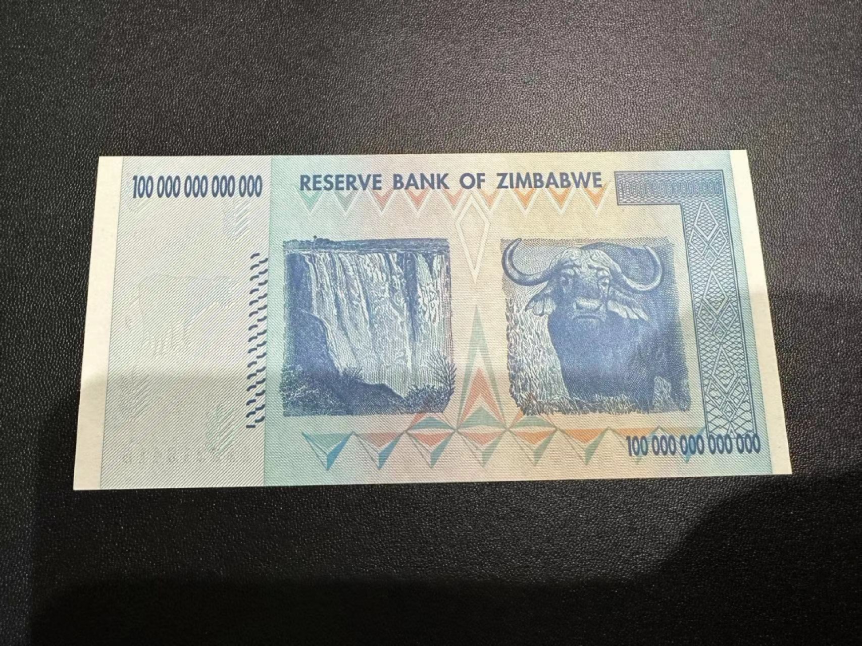《外钞收藏家》第二百四十六期 连拍场四 津巴布韦100万亿 全新荧光可忽略下次
