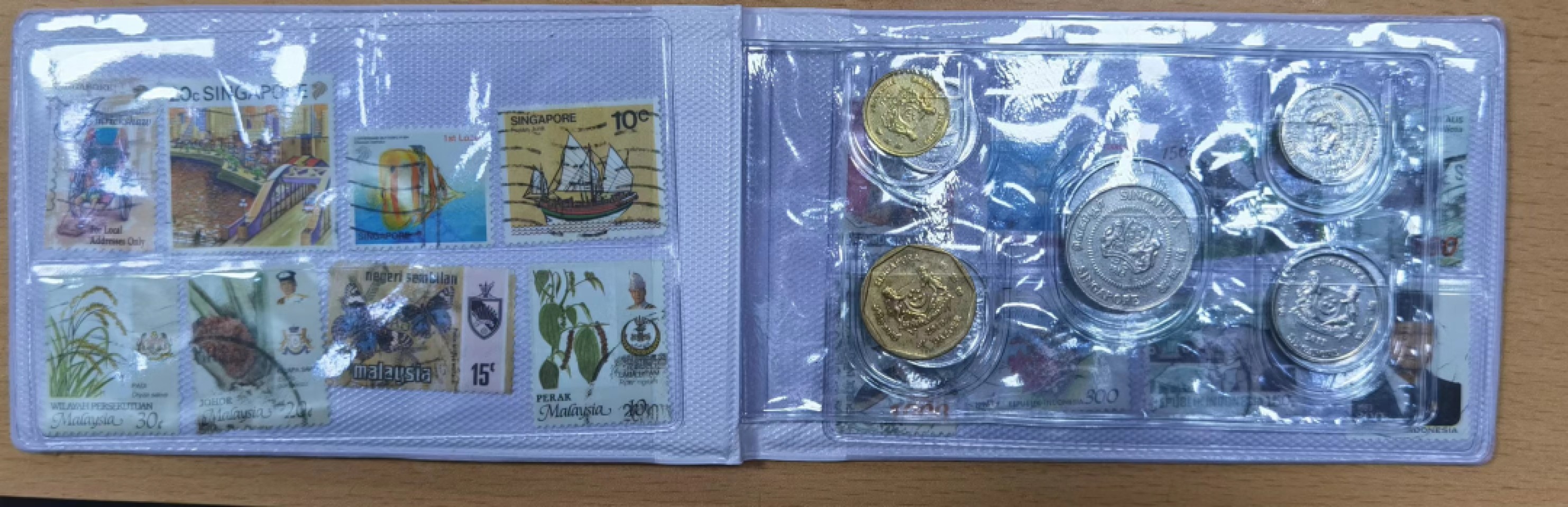 北京马甸外国币专卖微拍第九十三期，外国非贵金属纪念币，流通币专场，陆续上新，欢迎关注 新加坡，印尼旅游纪念钱币邮票册