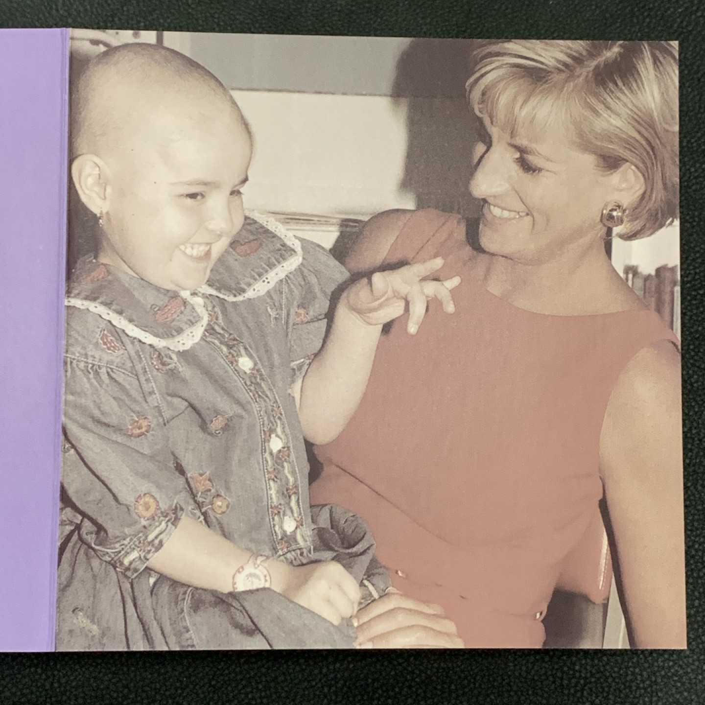 《竞宝斋》第140场-周日，周一，周四 3拍 (全场包邮) 英国 1999年 戴安娜5镑 克朗型大镍币 原包装 非常稀少