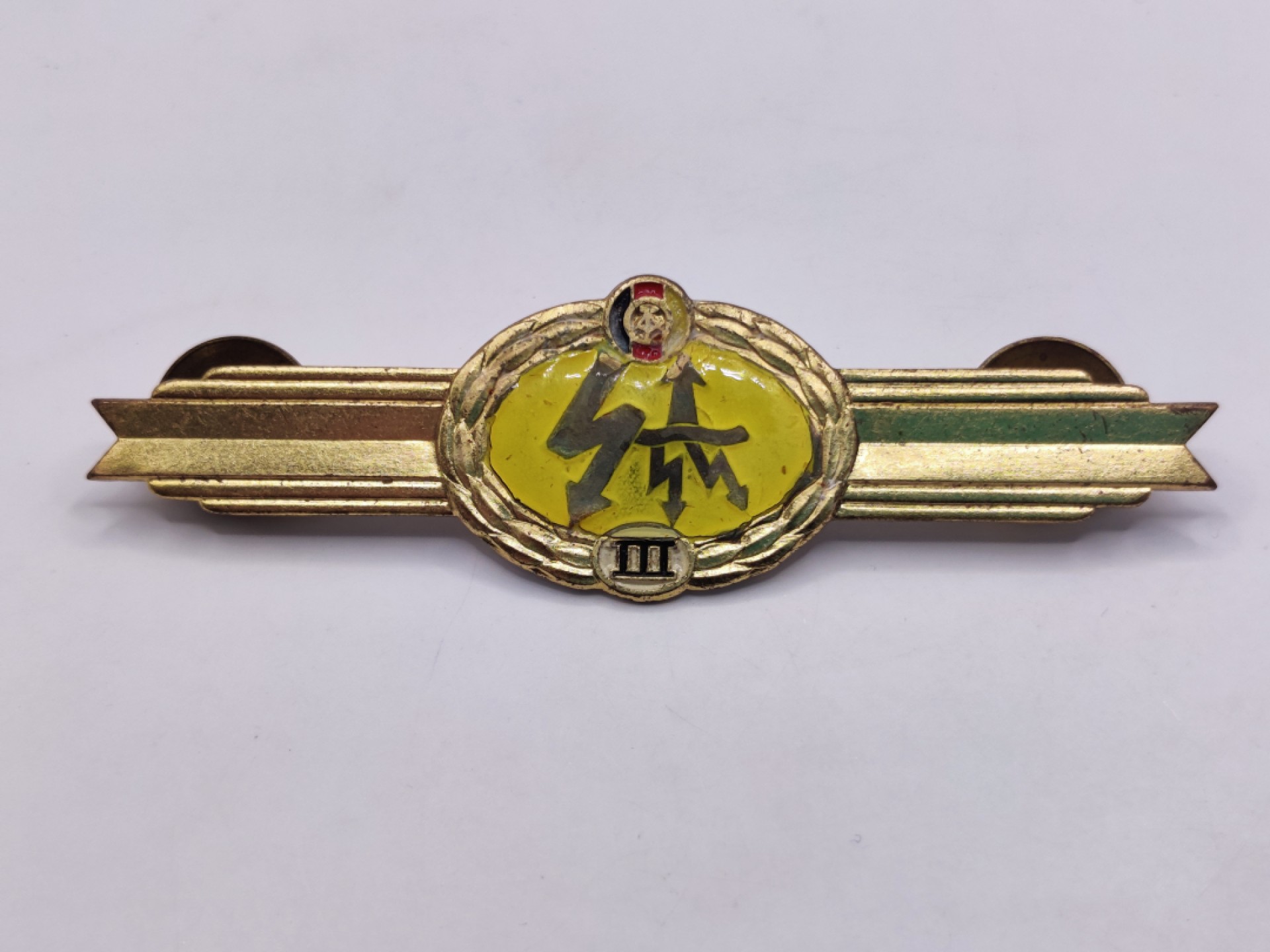 全场0元起拍 第35期 咸鱼国勋章拍卖专场 3月5日（周日）下午6：00开始 东德通讯兵三级技能章