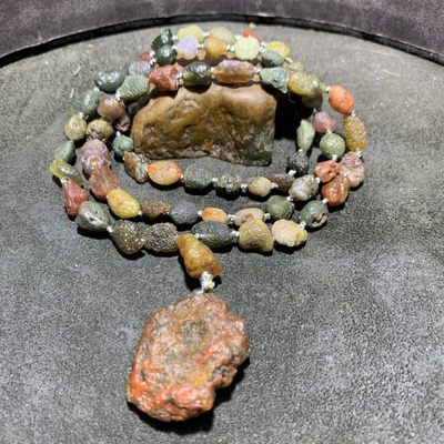 精美新疆黑山筋脉石玛瑙原石项链一条， - 精美新疆黑山筋脉石玛瑙原石项链一条，