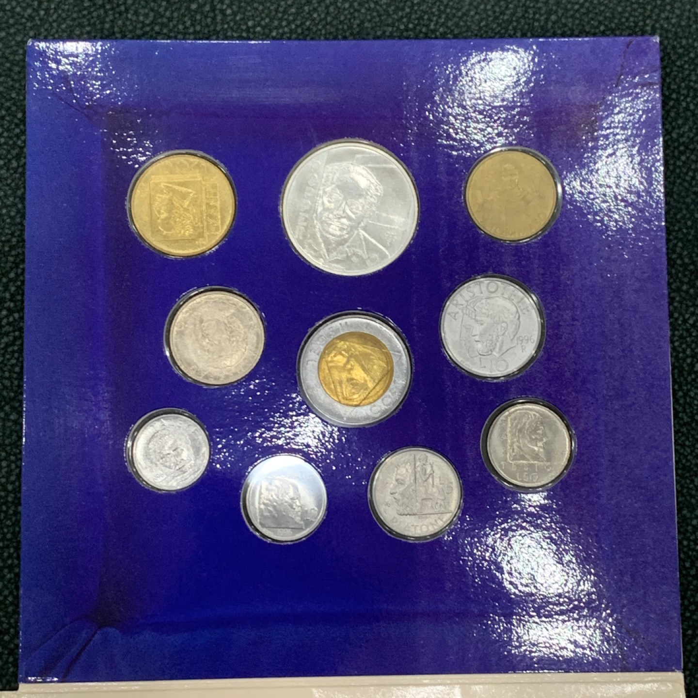 《竞宝斋》第140场-周日，周一，周四 3拍 (全场包邮) 圣马力诺 1996年 十枚套 不同面值 最大枚是银币1000里拉 原厂封装 非常漂亮