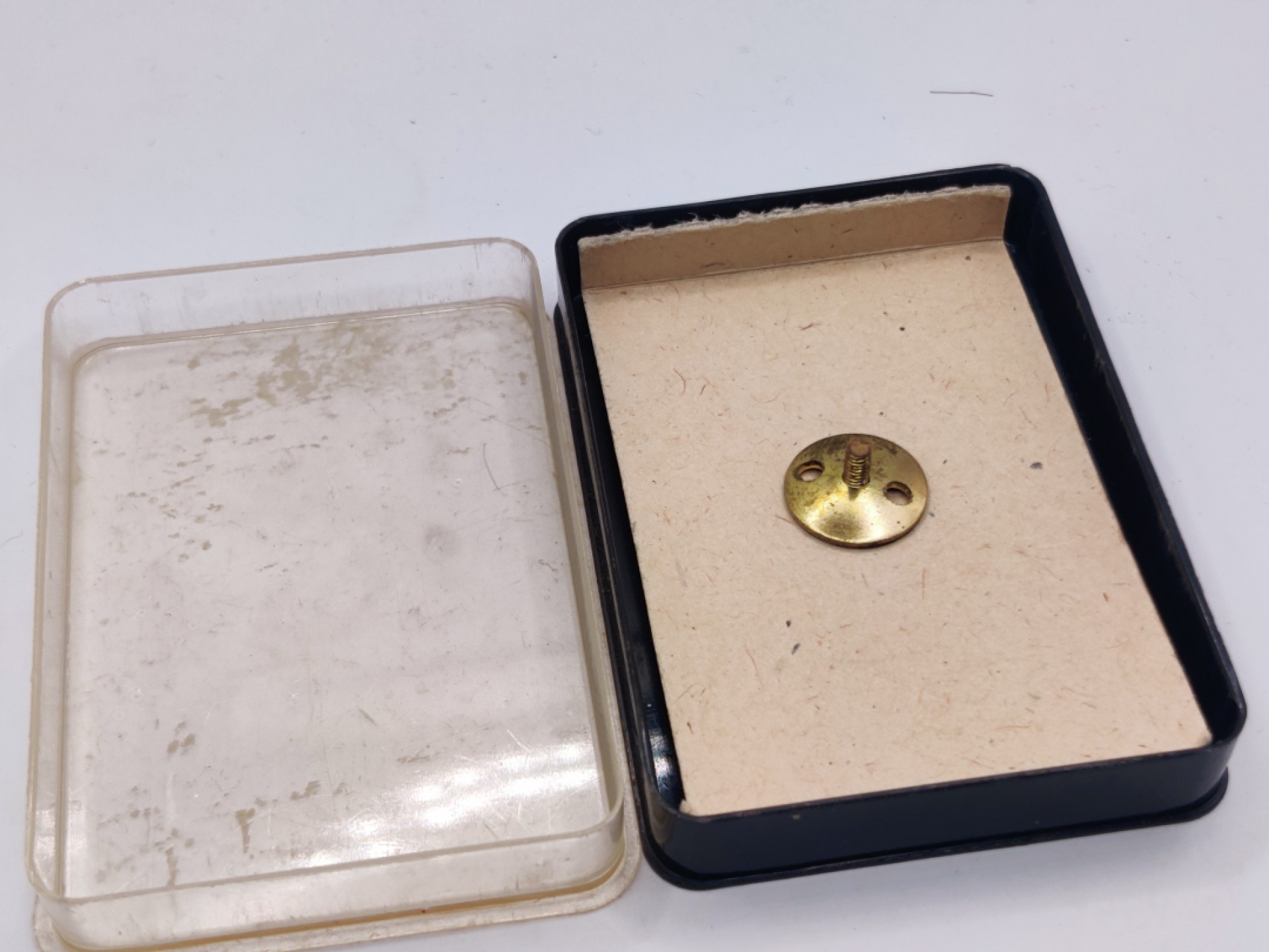 全场0元起拍 第35期 咸鱼国勋章拍卖专场 3月5日（周日）下午6：00开始 东德警察毕业证章