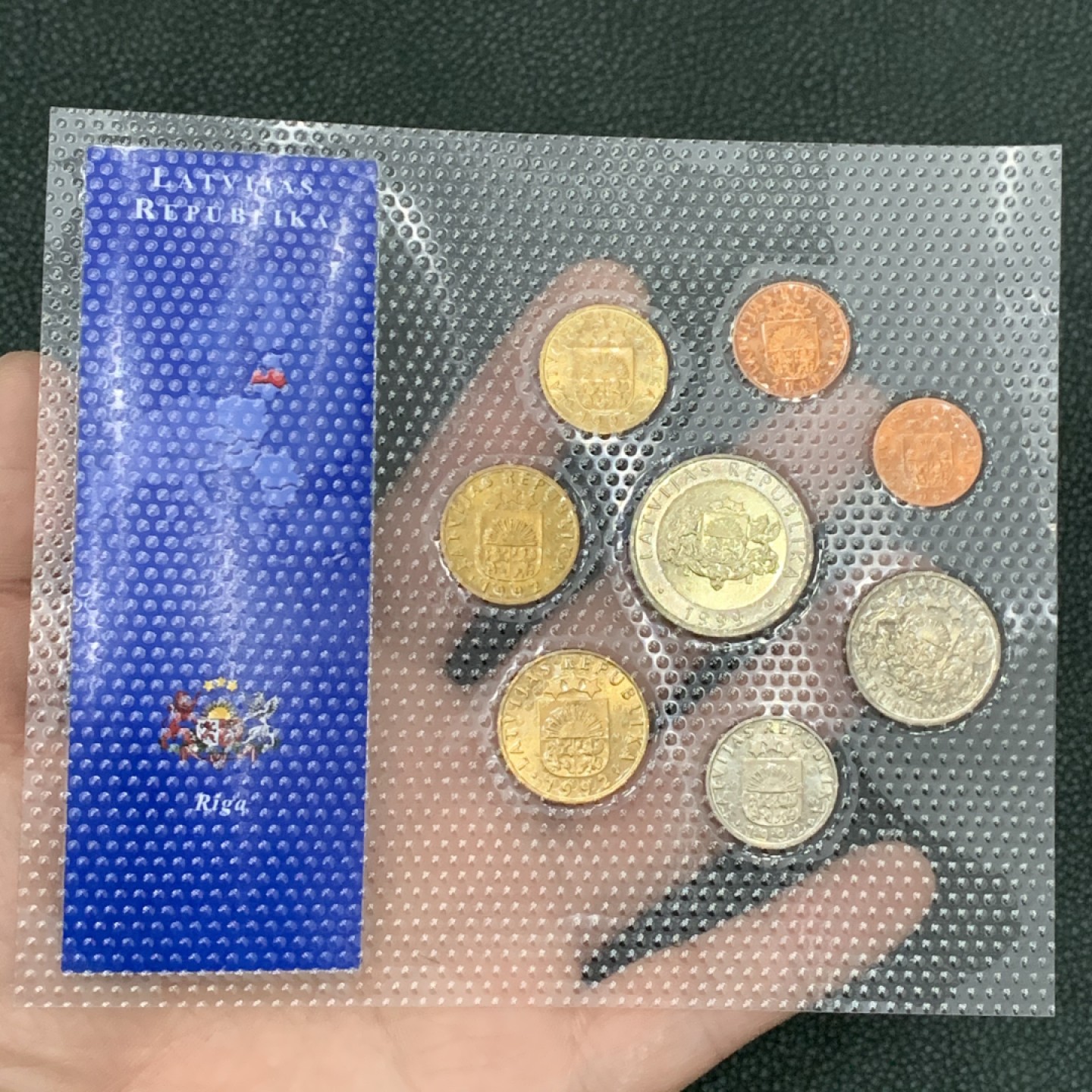 《竞宝斋》第140场-周日，周一，周四 3拍 (全场包邮) 拉脱维亚 八枚套 不同面值