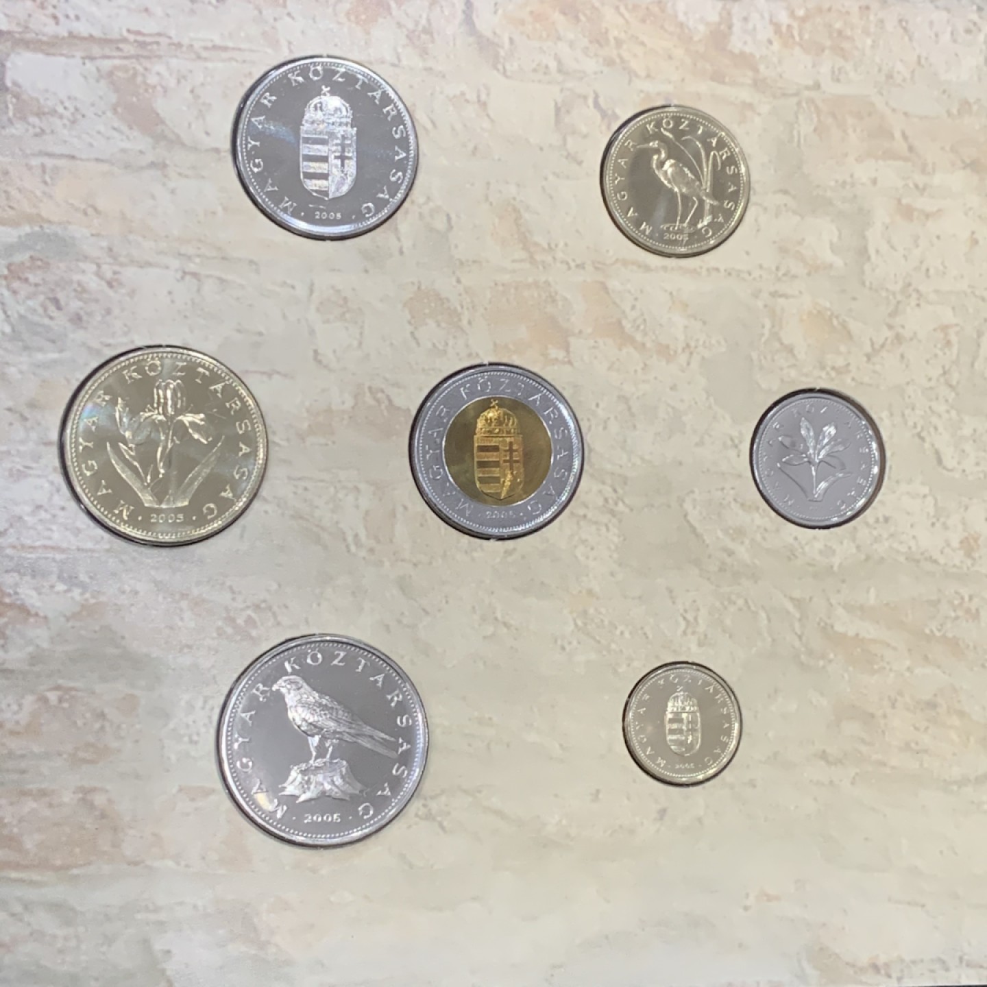 《竞宝斋》第140场-周日，周一，周四 3拍 (全场包邮) 匈牙利 2005年 八枚套不同面值 原厂封装套币 8000套发行量 暴涨品种